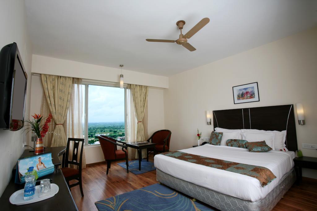 Leonia Holistic Destination Hotel Shamirpet Room photo