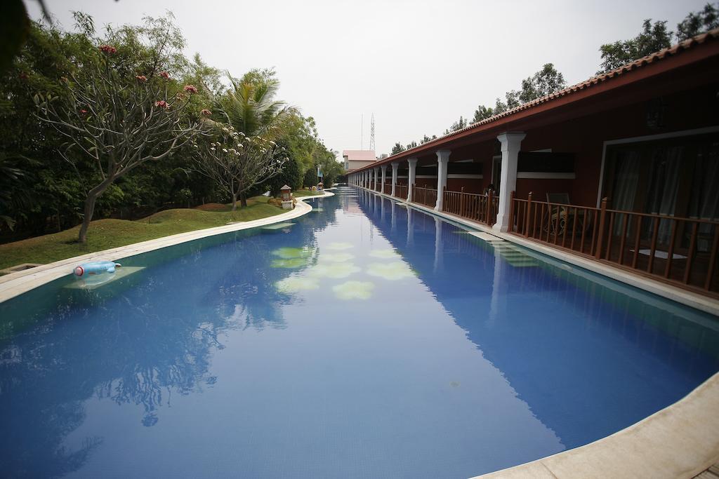 Leonia Holistic Destination Hotel Shamirpet Room photo