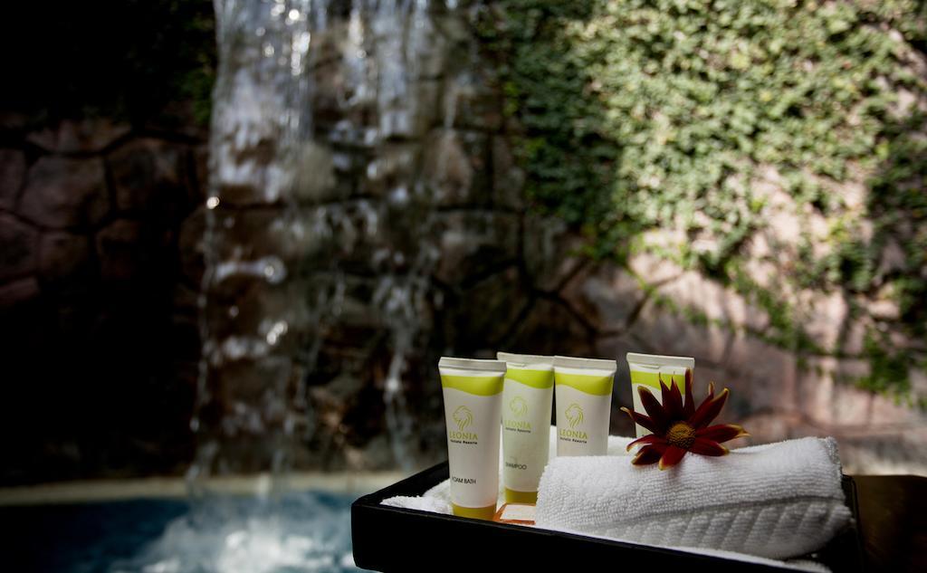 Leonia Holistic Destination Hotel Shamirpet Room photo